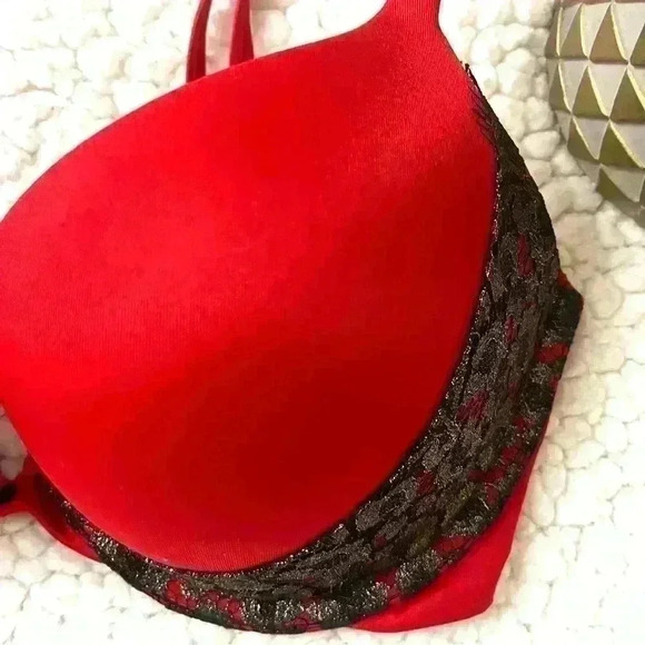 Victoria’s Secret Very Sexy Red Pad Push Up Lace Removable Straps Bra Size 32D - Picture 4 of 13